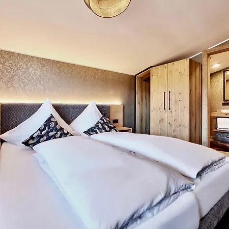 Deluxe Zugspitze Mit Pool, Sauna, Direkt Am Golfplatz Apartment