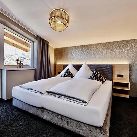 Daire Deluxe Zugspitze Mit Pool, Sauna, Direkt Am Golfplatz Ehrwald